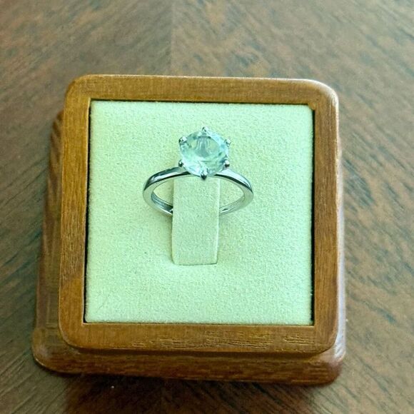 Montezuma Natural Green Amethyst Size 5 Adjustable Solitaire Ring 1.85 ctw New - Picture 1 of 5